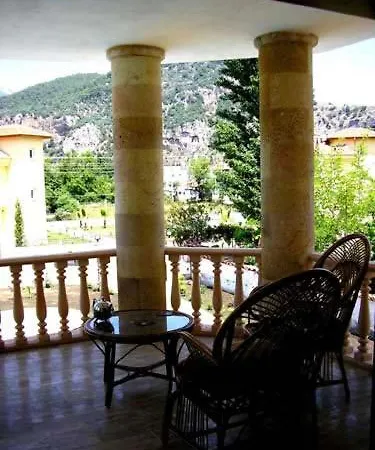 فيلة Jumali House